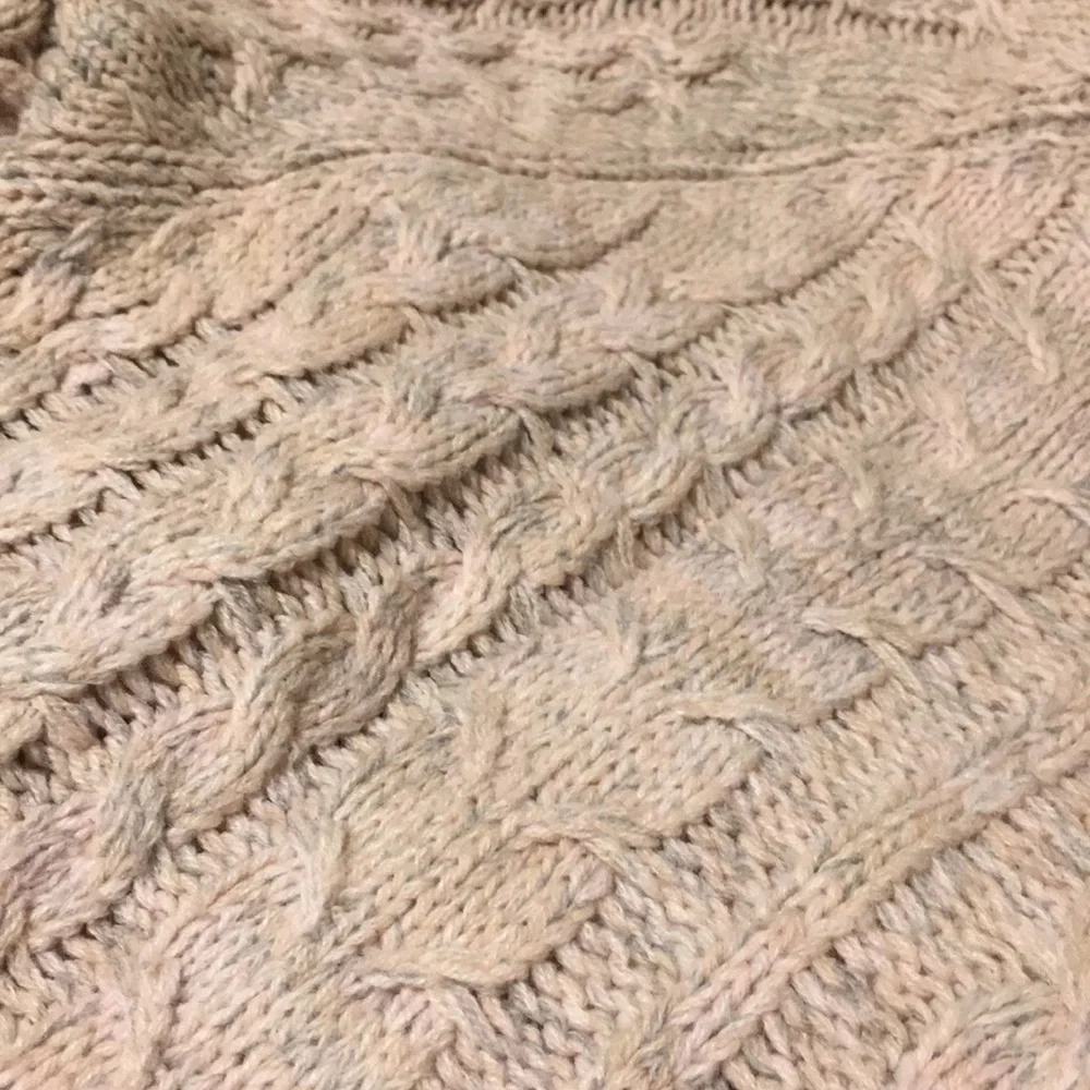 John + Jenn | Pink Oversized Cableknit Sweater - Picture 3 of 4